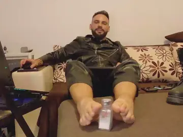 Cam4 Free Porn Cam of master_roberto