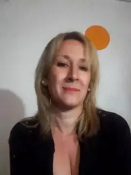 Cam4 Sex Cam of Lunitalinda3