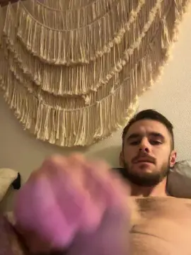 Cam4 Free Live Porn of Twentytwo95