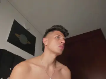 Cam4 Live Sex Cam of kevin_ahs1