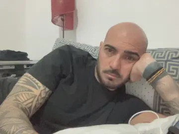 Cam4 Live Sex Cam of alessandromori9