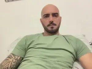 Cam4 Nude Webcam of alessandromori9