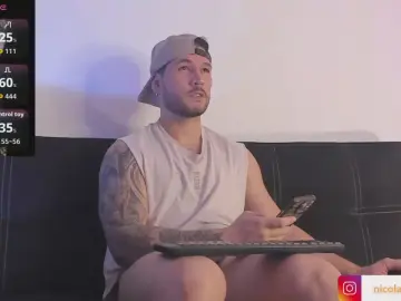 Cam4 Watch Live Sex Cams of DanielHard1