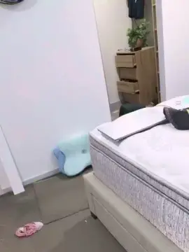 Cam4 Live Sex Cam of handsolo_porn