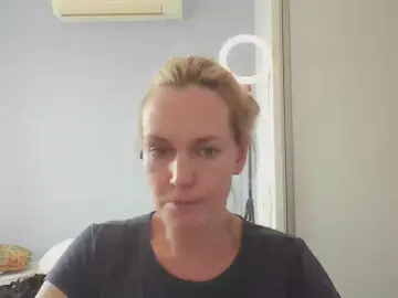 Cam4 Sex Cam of CrazyAnny1