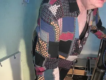 Cam4 Free Live Porn of nudepenguin