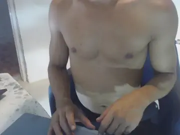 adamthehuman from cam4