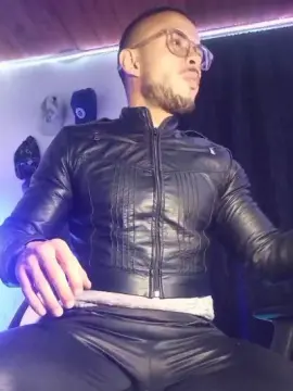 Cam4 Live Porn of sebastian_horny