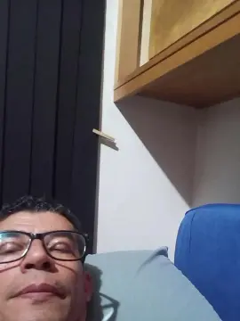 Cam4 Sex Cam of Antonyoluiz