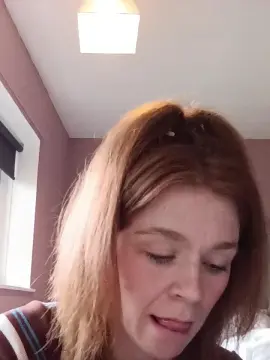 Cam4 Live Sex of Housewife_Kirst