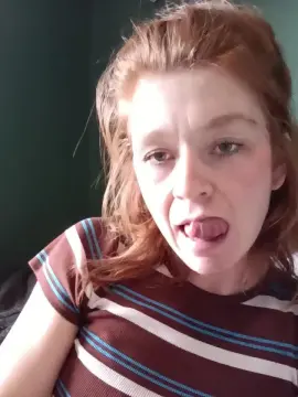 Cam4 Live Sex Cam of Housewife_Kirst