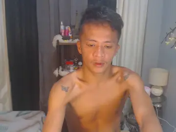 itzzmee_kirk from cam4