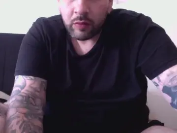 Cam4 Free Live Porn of xyoungtattooedx