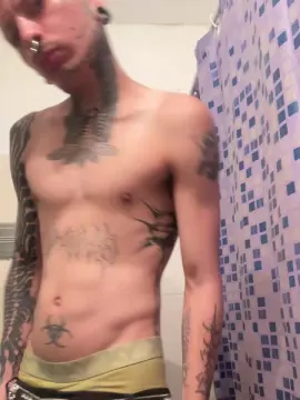 Cam4 Sex Cam of Latinmen2332