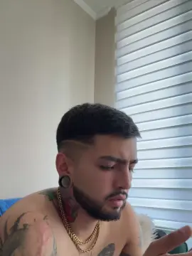 Cam4 Live Porn of levi_rentboy