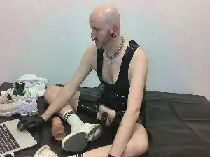 Cam4 Live Sex of rubber_skate