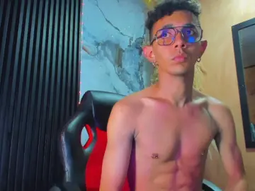 Cam4 Live Sex Cam of elias_blaze