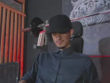 Cam4 Free Live Porn of DimitriDeluxe