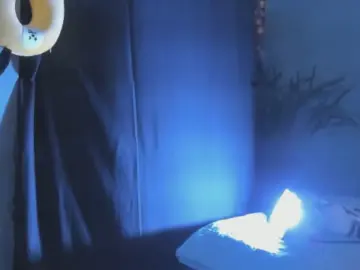 Cam4 Watch Live Sex Cams of Sharlott_smith