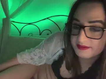 Cam4 Live Sex of ShamiraTrav