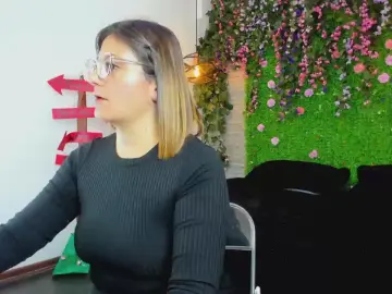 Cam4 Adult Webcam of SarahDeyvis