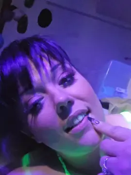 Cam4 Nude Webcam of missJuicyFruity