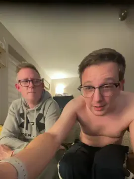 Cam4 Live Sex Cam of cheekycheeky1