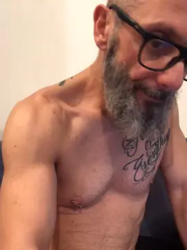 Cam4 Live Porn of boleyn78