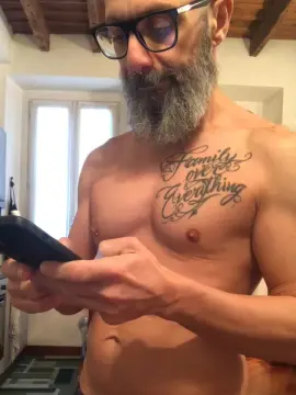 Cam4 Live Porn of boleyn78