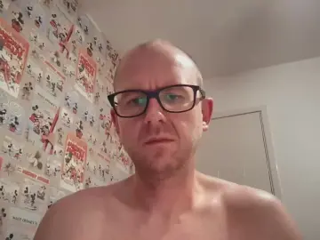 Cam4 Live Porn of agentbravo