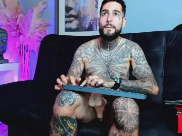 Cam4 Free Porn Cam of VincentSartori