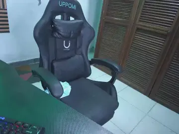 Cam4 Private Sex Chat of bearvzlat