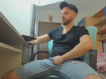 Cam4 Free Live Porn of Ryanstone_