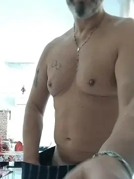 Cam4 Watch Live Sex Cams of franco__747