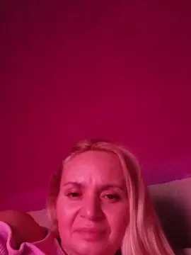 Cam4 Free Live Porn of elie64