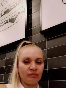 Cam4 Nude Webcam of elie64