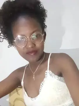 Cam4 Nude Webcam of Annyiah24