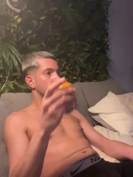 Cam4 Live Sex of djoww92