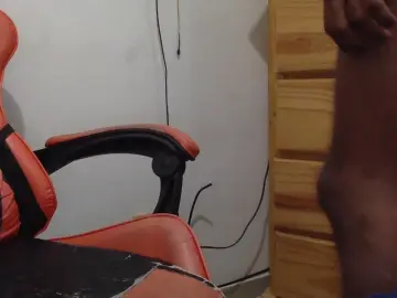 richardpac0q2 from cam4