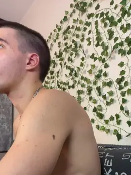 Cam4 Private Sex Chat of bravo_maestro