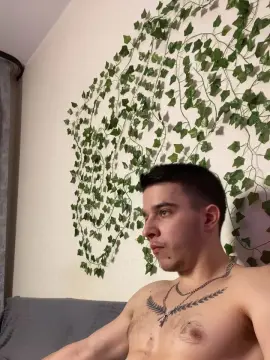 Cam4 Live Porn of bravo_maestro