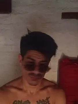 Cam4 Free Live Porn of Wolfplayer21