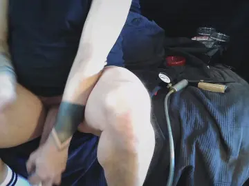 Cam4 Watch Live Sex Cams of Kinky_woof