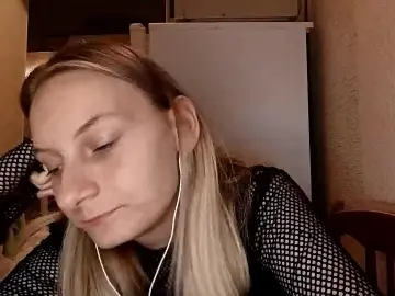 Cam4 Sex Chat of YvonneCrowley