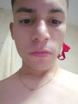 Cam4 Live Porn of pequeboy_hot