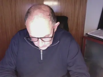 Cam4 Sex Cam of Luis18444