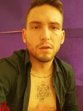 Cam4 Live Sex of ale1717