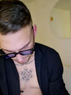 Cam4 Free Live Porn of ale1717