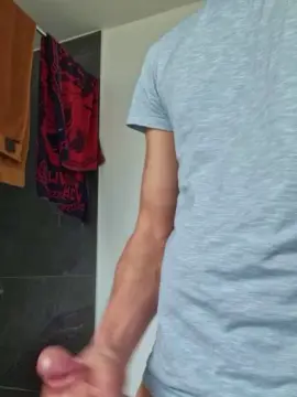 Cam4 Live Sex of Cumhardboy03