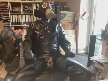 LatexSau86 from cam4